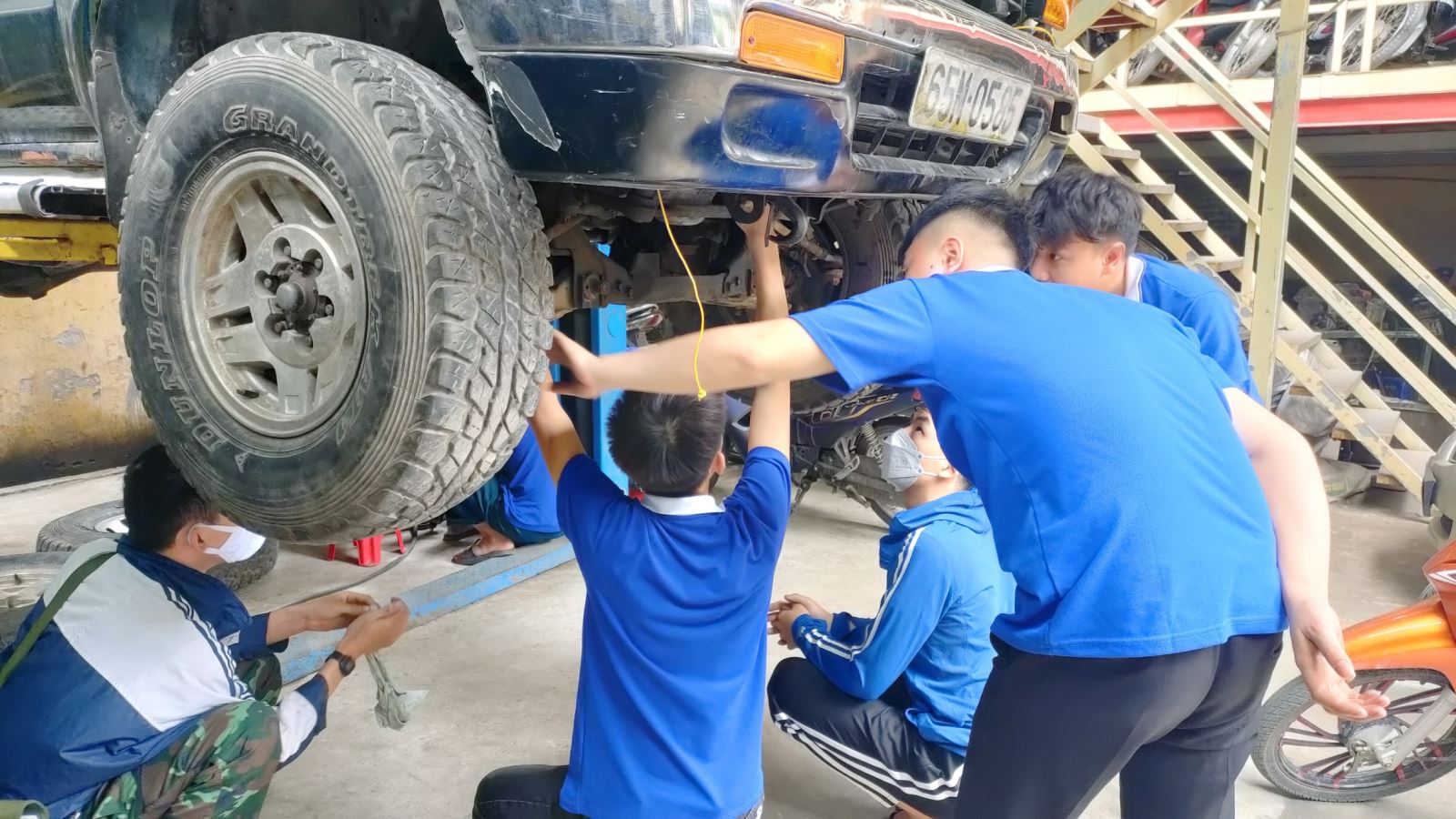 HỌC MẤY GẦM Ô TÔ - ĐƯỢC HỌC NHỮNG GÌ